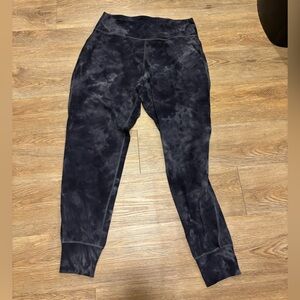 Lululemon joggers (have pockets), align HR
